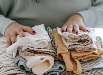 Screenshot 2021-09-16 at 11-40-28 90,000+ Best Second Hand Baby Clothes Photos · 100% Free Download · Pexels Stock Photos